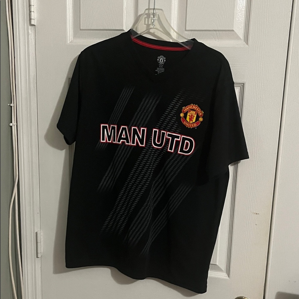 Manchester United Black Graphic Tee